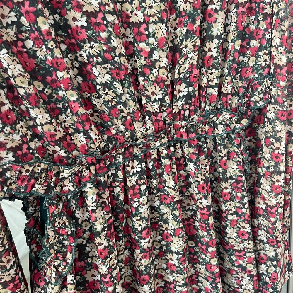VICI Dress - Picture 4 of 11